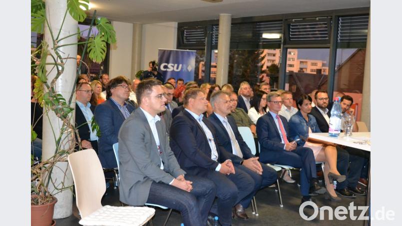 Minister Bernd Sibler stellte sich im Museumscafe der Diskussion über Schul- und Bildungspolitik. Bild: as