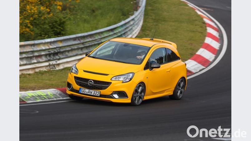 Runde um Runde musste der GSI auf der Nordschleife des Nürburgrings drehen, bis Rennfahrer Volker Strycek mit der Feinabstimmung zufrieden war. Bild: Opel GmbH