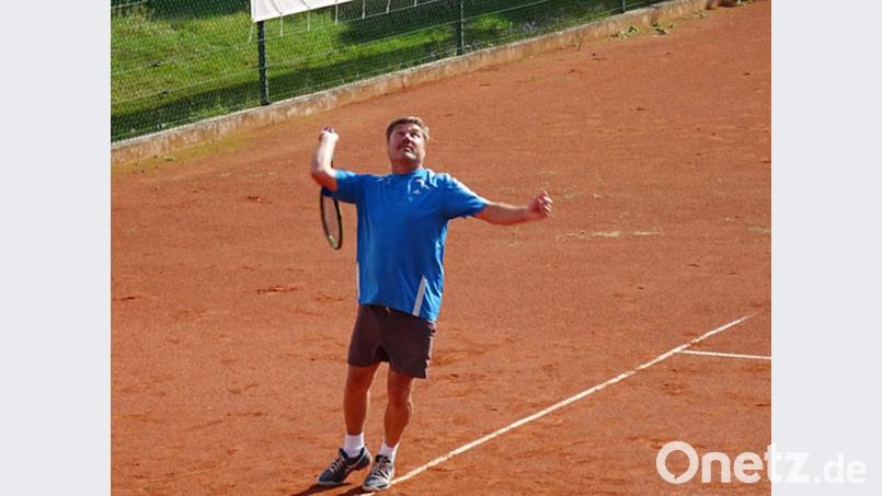 Thomas Benner ist nicht zu schlagen: Wie in den Jahren zuvor gewinnt er die Tennis-Vereinsmeisterschaften - diesmal ohne Satzverlust. Bild: fuw