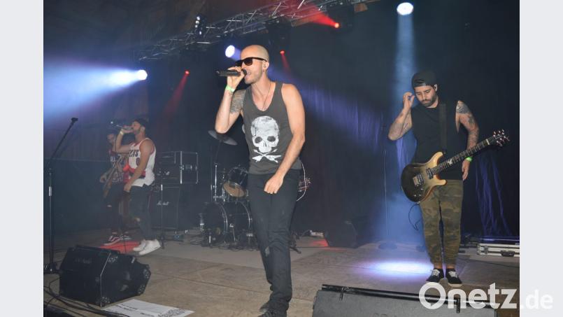 Punktgenau coverten die fünf Jungs von &quot;Living Theory&quot; ihr Vorbild &quot;Linkin Park.&quot; Bild: bej