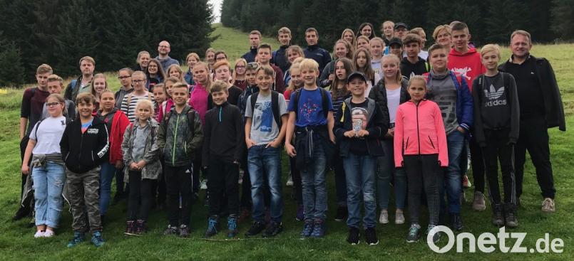 54 Kinder und Jugendliche, die als Ministranten in der katholischen Pfarrgemeinde tätig sind, dürfen auf Einladung der Pfarrei vier Tage im wunderschönen Salzburger Land verbringen. Bild: dob