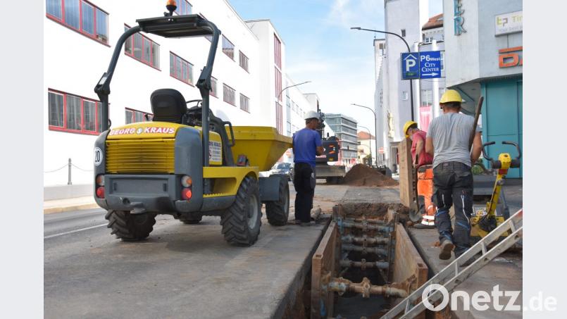 Kanalarbeiten, Asphaltierung und Anbringung von Radspuren - die Baustelle in der Schillerstraße soll in etwa vier Wochen abgeschlossen sein Bild: fuw