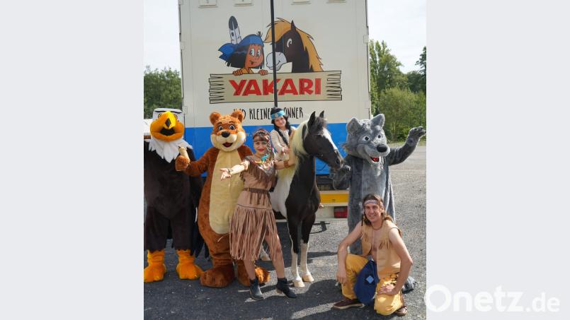 Insgesamt besteht die Yakari-Pferdeshow aus über 60 zwei- und vierbeinigen Mitwirkenden, darunter auch ausgezeichnete Akrobaten und Komiker. Vom 13. bis zum 16. September kann man sie am Marktredwitzer Angerplatz erleben. Bild: abi