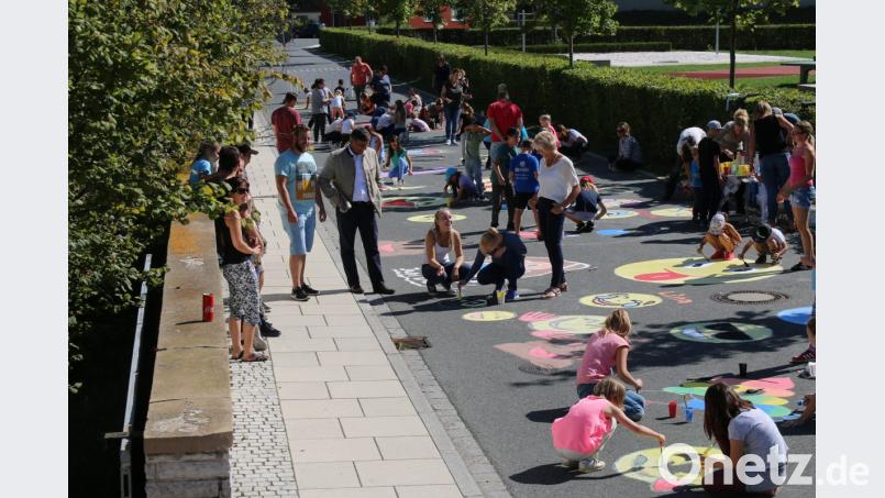 Die Emojis sollen einen sicheren Start ins Schuljahr garantieren. Bild: sne