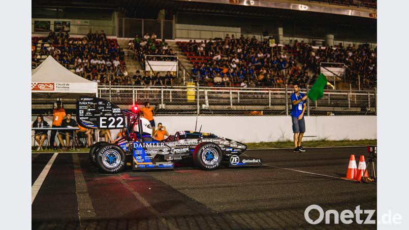 Der RS18 auf der Start-Ziel-Geraden des Circuit de Barcelona-Catalunya bereit für den Beschleunigungstest. Foto: Quelle: Running Snail Racing Team/OTH Amberg-Weiden): Bild: exb