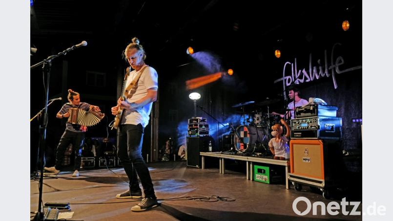 "Folkshilfe" aus Östereich gab ein hervorragendes Konzert auf dem Wernberger Marktplatz Bild: twi