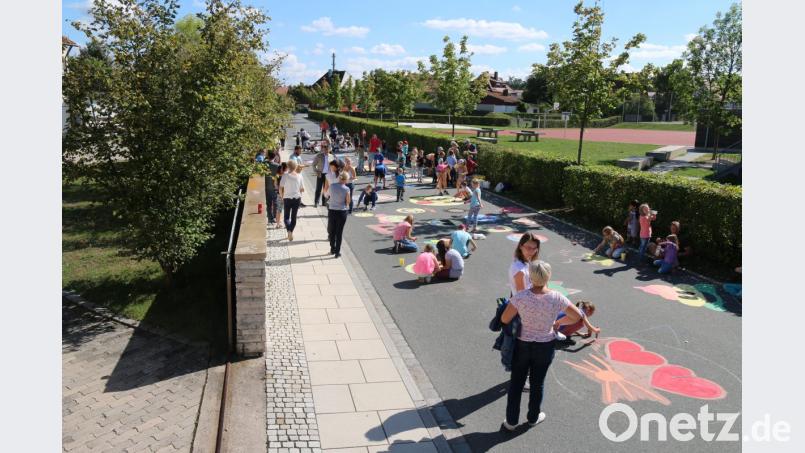 Die Emojis sollen einen sicheren Start ins Schuljahr garantieren. Bild: sne