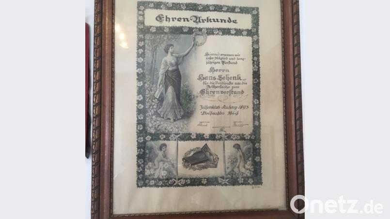 Ehrenurkunde. Bild: ads