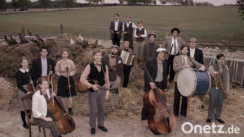 Pam Pam Ida hat auch ein Orchester dabei. Bild: exb