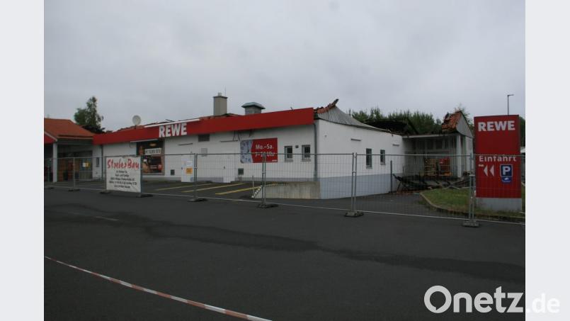 Nächste Woche gibt es ein Treffen zum Neubau eines Rewe-Marktes an der Egerstraße. Der Abbruch der Ruine (Bild) steht laut Bürgermeister Toni Dutz unmittelbar bevor. Bild: wro