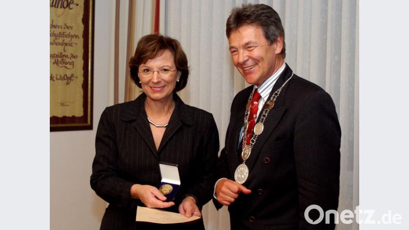 Emilia Müller und Joachim Hanisch, damals noch Bürgermeister von Bruck. Bild: Gerhard Götz