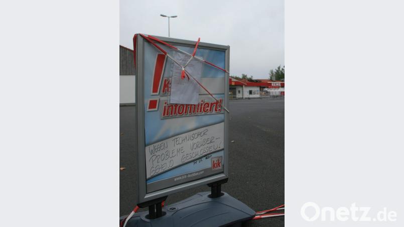 Geschlossen ist derzeit auch der Kik-Markt, weil nach dem Brand des Rewe-Markts die Strom- und Wasserversorgung in dem Gebäude unterbrochen ist. Bild: wro