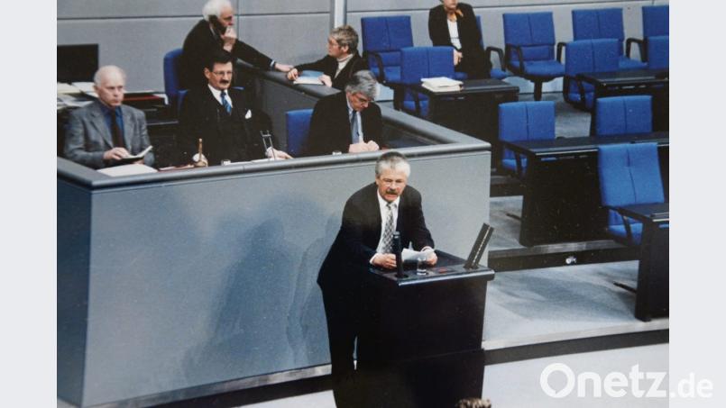 Strobl bei einer Rede im Bundestag in Berlin: „Es ging um die A 6“, erinnert sich der nun scheidende Landtagsabgeordnete. Bild: Privat