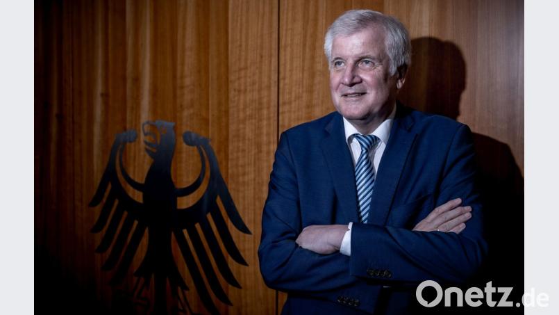 Horst Seehofer (CSU), Bundesminister für Inneres, Heimat und Bau, gibt der dpa im Bundesinnenministerium ein Interview. Bild: Michael Kappeler/dpa