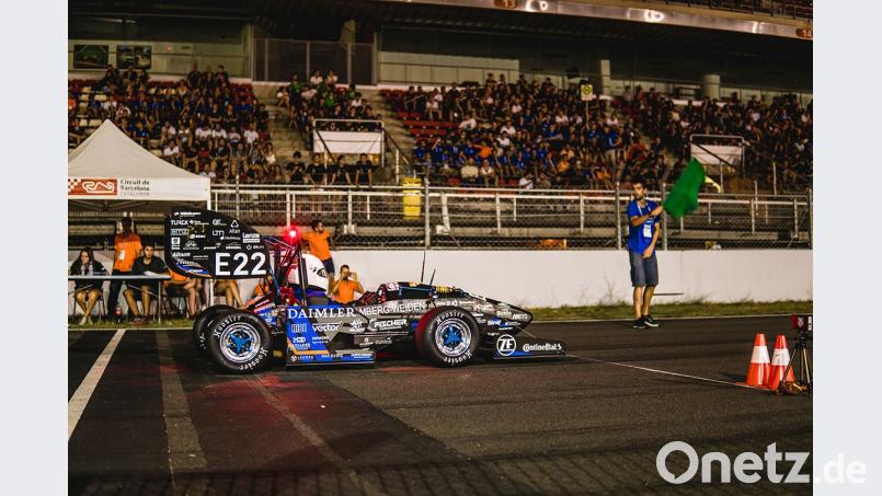 Der RS18 auf der Start-Ziel-Geraden des Circuit de Barcelona-Catalunya bereit für den Beschleunigungstest. Bild: Running Snail Racing Team/OTH Amberg-Weiden