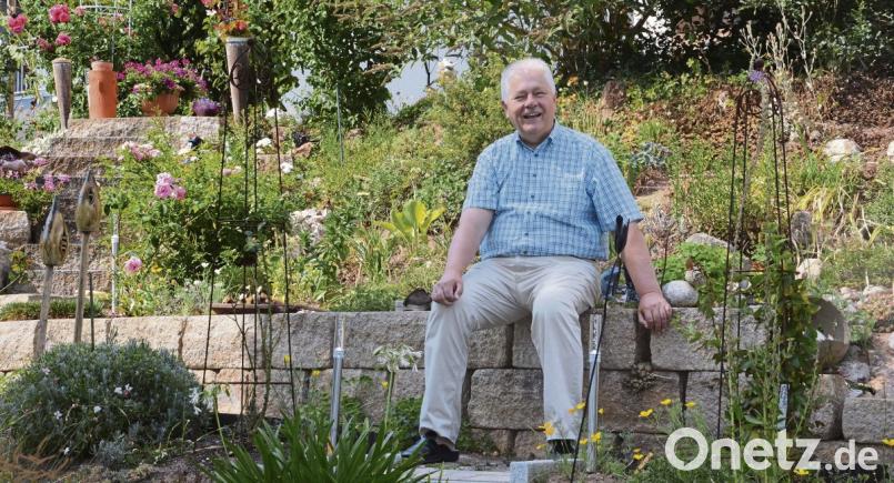 Eine Idylle haben sich SPD-Landtagsabgeordneter Reinhold Strobl und seine Frau Mathilde in Schnaittenbach geschaffen. Nach dem Ende seiner politischen Karriere will sich der 68-Jährige mehr Zeit für die Gartenarbeit nehmen. Bild: spw