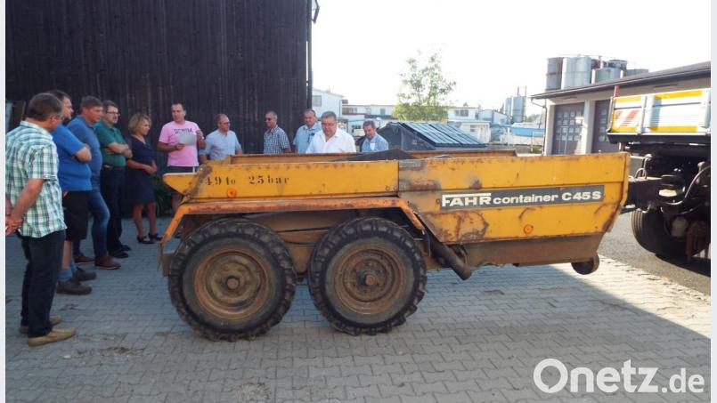 So sieht er aus, der in die Jahre gekommenen Container-Anhänger. Die Mitglieder des Bauausschusses sind für ein neues Exemplar. Bild: e