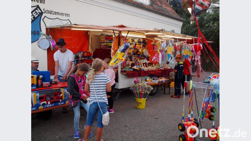 Über die „so richtig schöne kleine Dult“ freuen sich nicht nur die Kinder. Bild: sön