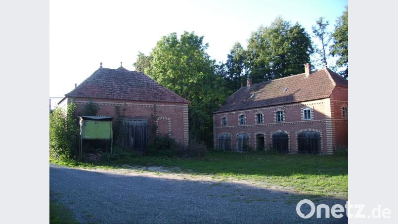 Zu den Kosten für Sicherungsmaßnahmen an den Heindlhof-Ziegelbauten hat das Landesamt für Denkmalpflege einen 50-Prozent-Zuschuss angekündigt. Dies gab Bürgermeisterin Carmen Pepiuk in der Gemeinderatssitzung zur Kenntnis. Bild: bjp Bild: bjp