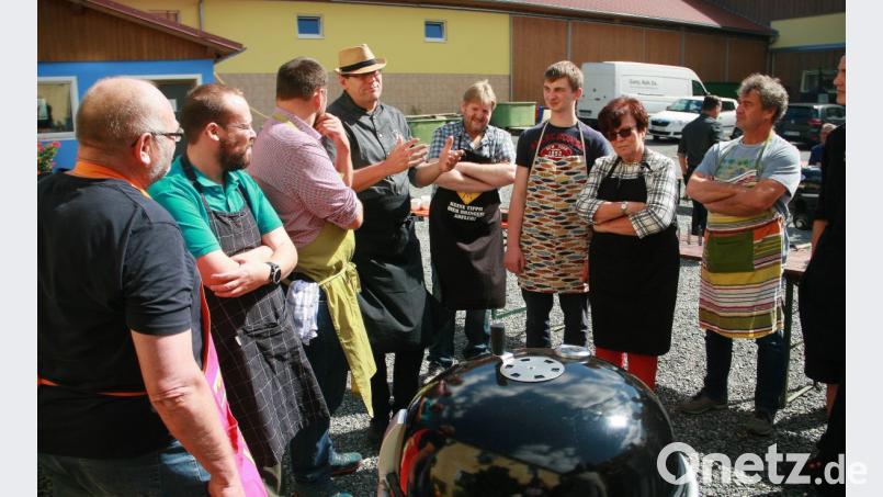 Karsten Heßing im Gespräch mit den Teilnehmern, die an diesem Nachmittag viel zu fragen hatten. Bild: wro