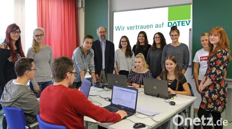 Der Fibu-Praxistag an der Europa-Berufsschule kommt an. Bild: exb