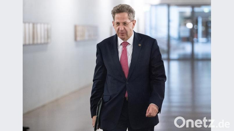 Hans-Georg Maaßen, Präsident des Bundesamts für Verfassungsschutz (BfV), kommt aus der Sitzung des Parlamentarischen Kontrollgremiums für die Geheimdienste (PKGr) im Deutschen Bundestag.. Bild: Bernd von Jutrczenka/dpa