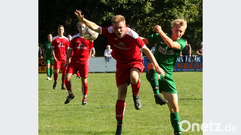 Simon Weig vom TSV Pleystein (links) gegen Benedikt Meckl von der SG Waidhaus/Pfrentsch Bild: R. Kreuzer