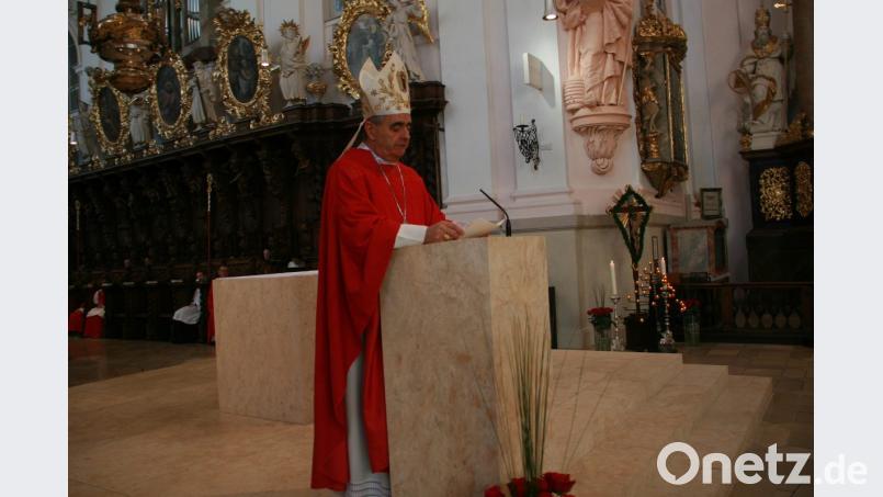 Die Festansprache hielt der päpstliche Nuntius. Er ging der Frage nach: &quot;Für wen halten die Menschen Christus?&quot; Bild: wro
