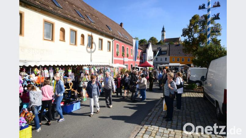 Bilderbuchwetter begleitet das Kreuzbergfest. Bild: bey