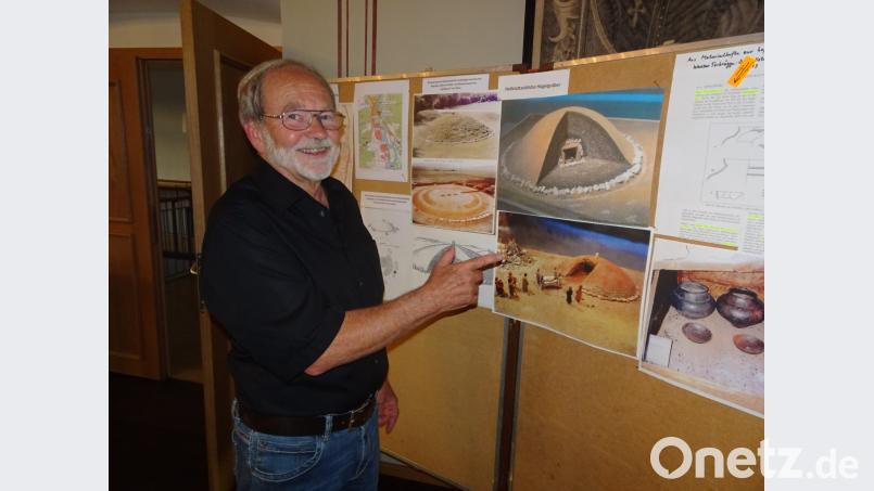Der Kreisheimatpfleger für Archäologie Kurt Engelhardt berichtete über die Funde im Norden von Iffelsdorf. Bild: hm