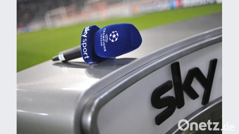 Die Sender Sky und DAZN teilen sich in Deutschland die rechte der Champions-League-Saison. Frei empfangbar gibt es keine Spiele mehr. Bild: Andreas Gebert/dpa