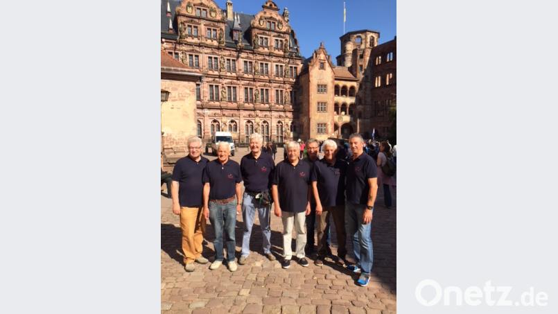 Mitglieder des RC 07 Irchenrieth besichtigen bei ihrem Jahresausflug auch das Schloss in Heidelberg. Bild: grm