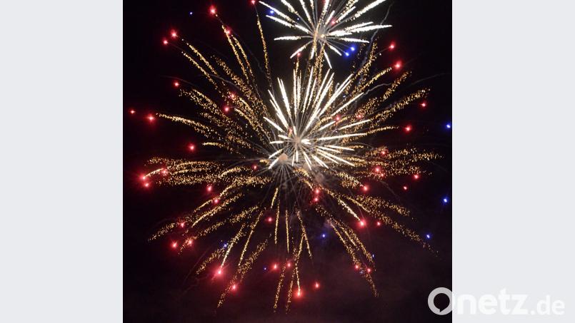 Das 120. Volksfest wird mit einem Brillantfeuerwerk verabschiedet. Bild: Kunz