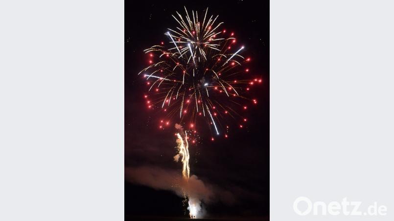Kein Wind stört das Brillantfeuerwerk. Bild: Kunz