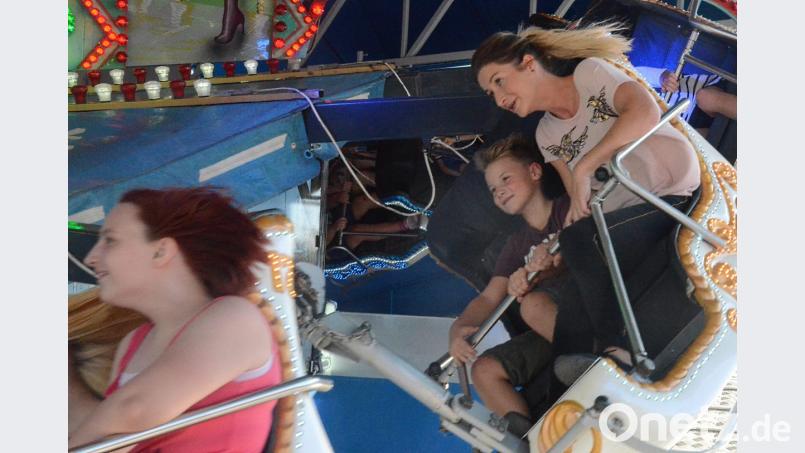 Ob Riesenrad oder Petersburger Schlittenfahrt, die Schausteller dürfen sich nicht beklagen. Bild: Kunz