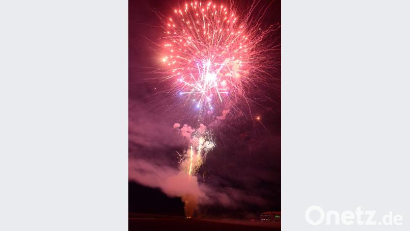 Ein prächtiges Feuerwerk setzt den Schlusspunkt. Bild: Kunz