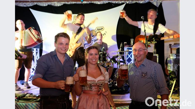 Feiern in bayerischer Montur: Das ist bei der „Nacht der Tracht“, dem Kirwa-Tanz der Katholischen Landjugend, quasi Pflicht. Bild: do