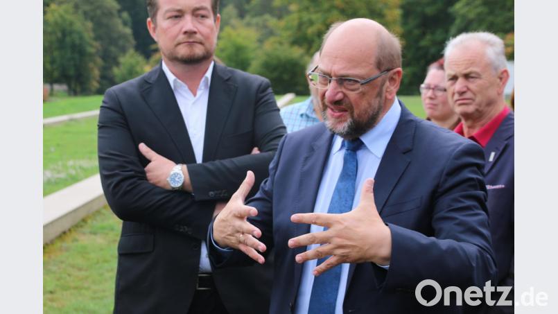 Es ist der erste Besuch von Martin Schulz in der KZ-Gedenkstätte Flossenbürg. Als EU-Parlamentspräsident hat der SPD-Politiker allerdings viele dieser NS-Monstrositäten in ganz Europa besucht. Bild: jrh