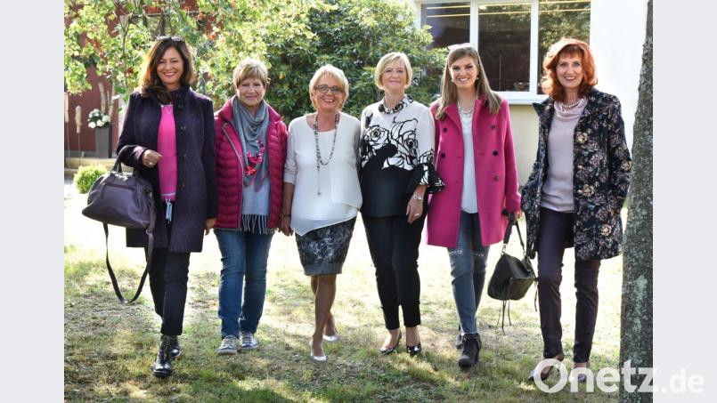 Die Besucher zeigen sich von der Kompetenz der Gastgebern und den pfiffigen Ideen begeistert. Bild: exb