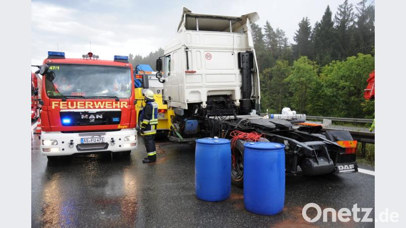 Die Autobahn A6 musste nach dem Unfall kurzfristig immer wieder komplett gesperrt werden. Bild: gf