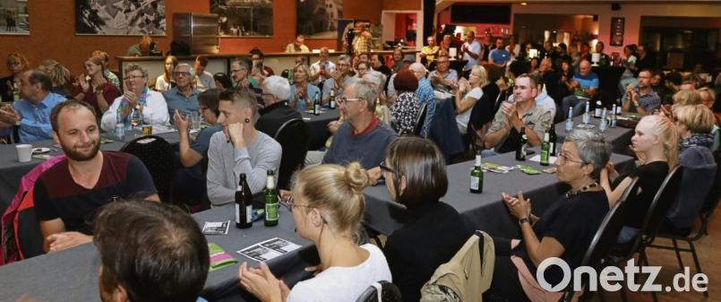 Der Themenabend der Bündnisgrünen mit Bundestagsfraktionsvorsitzender Kathrin Göring-Eckardt lockt zahlreiches Publikum an. Bild: Wolfgang Steinbacher