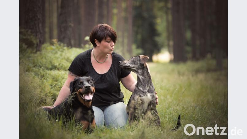 Die Vorsitzende des Gebrauchshundevereins Schnaittenbach, Alexandra Weidisch, hat erst vor kurzem den Reiz der rasanten Hundesportart Agility und deren hohen Spaßfaktor entdeckt. Bild: exb