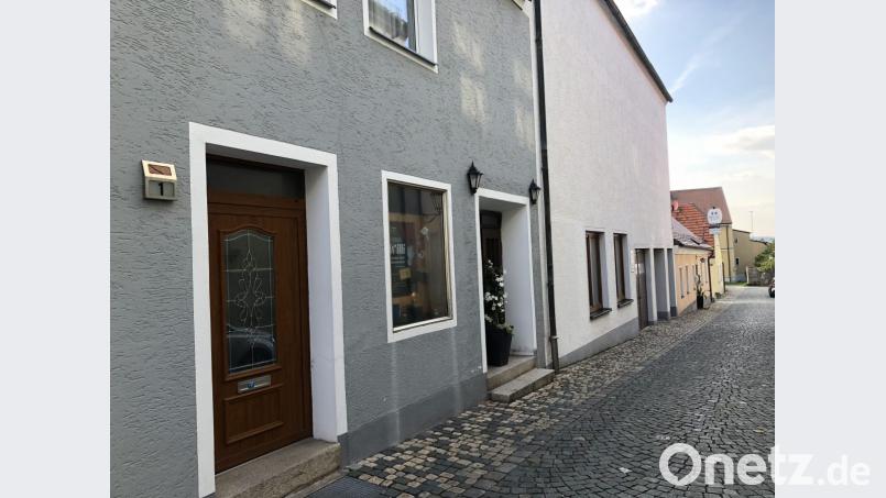 Das unscheinbare Gebäude in der Schlossgasse 1 birgt einen Veranstaltungsraum, der vor 60 Jahren für junge Leute die einzige Möglichkeit darstellte, einmal ungezwungen mit Freunden auszugehen. Bild: Ulla Britta Baumer
