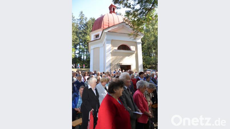 Sehr gut besucht war der Wallfahrtsgottesdienst zum Hauptfest von Dobra Voda bei Pocinovice, an dem auch die Schwarzacher Wallfahrer teilnahmen. ( Bild: ga