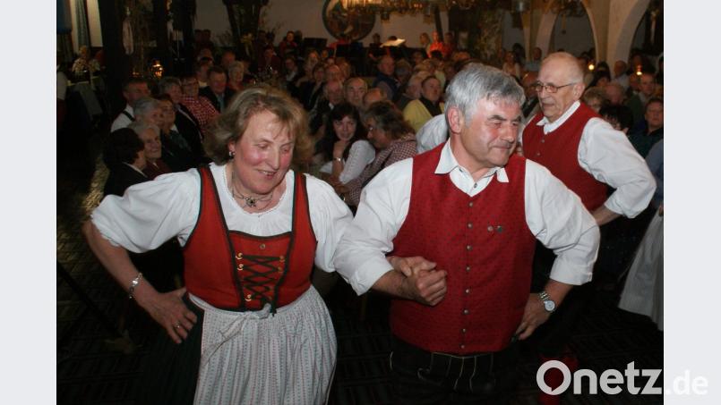 In der Volkstanzgruppe ist Andreas Ebnet, auf dem Archivbild mit seiner Frau Margit, seit Jahrzehnten aktiv. Bild: mmj