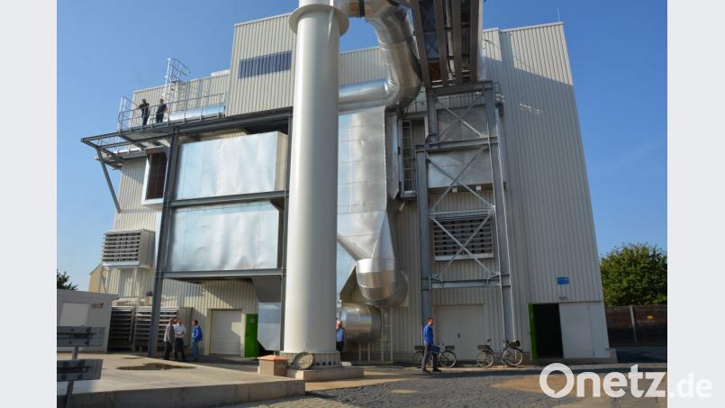 3,9 Millionen Euro hat Schott in die neue Abgasreinigungsanlage 6 investiert. Das Innenleben dieses markanten Gebäudes sorgt für eine bessere Luft bei optimalen Lärmschutz. Jetzt wurde sie offiziell in Betrieb genommen, bis Dezember läuft der Probebetrieb. Bild: jr