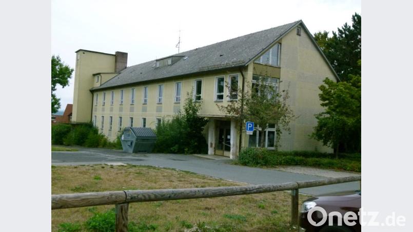 Das erste eigene Schulgebäude wird am 8. September 1958 bezogen. Es dient später der Firma Gossen und als Hauptschule. Bild: rn