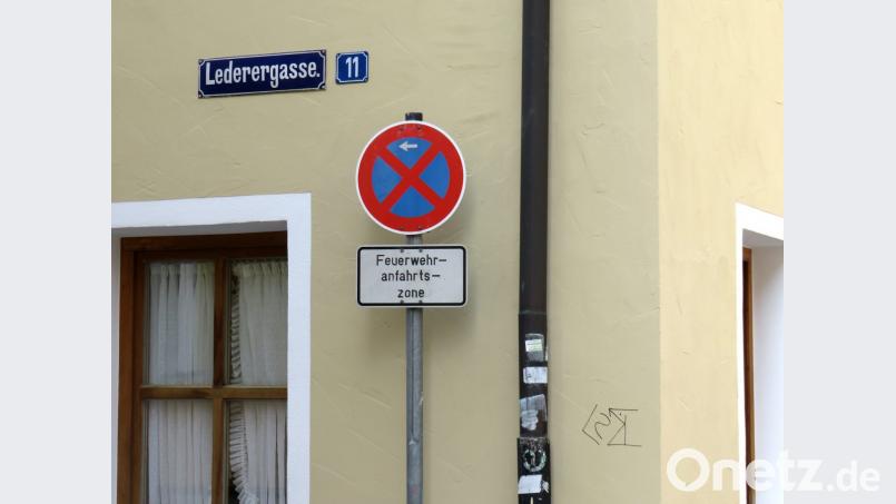 Diese Schmierereien ist an vielen Fassaden im Stadtgebiet angebracht worden. Bild: exb