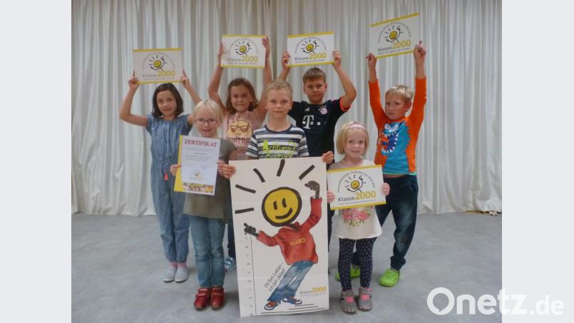 Die Grundschule Bärnau beteiligt seit vielen Jahren am Gesundheitsprogramm &quot;Klasse2000&quot;. Dieses Engagement wurde nun zum fünften Mal in Folge ausgezeichnet. Bild: exb