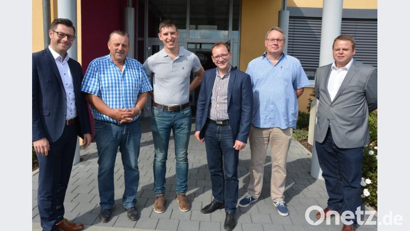 FDP-Politiker informieren sich im Konnersreuther Backhaus Kutzer. Von links Christoph Skutella, Werner Ott, Patrick Kutzer, MdB Karsten Klein, Reinhard Heinrich und Thomas Dischinger. Bild: jr